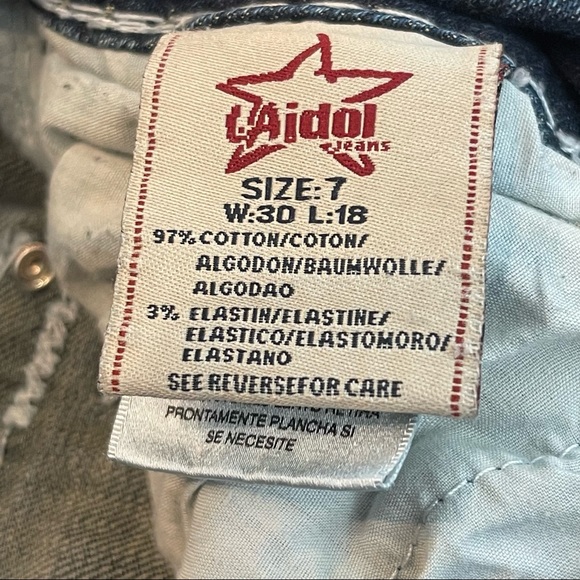 L.A. IDOL Blue Embellished Stretchy Jean Capris w/ Contrasting colored stitching - Picture 8 of 11